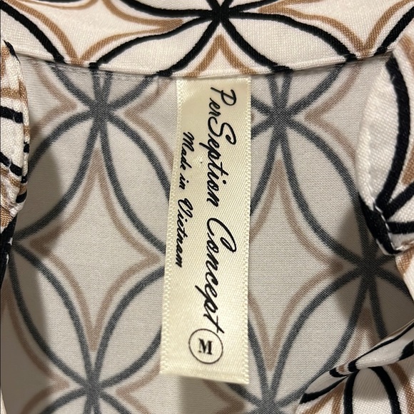 Chic Geometric Pattern Blouse - Picture 2 of 4